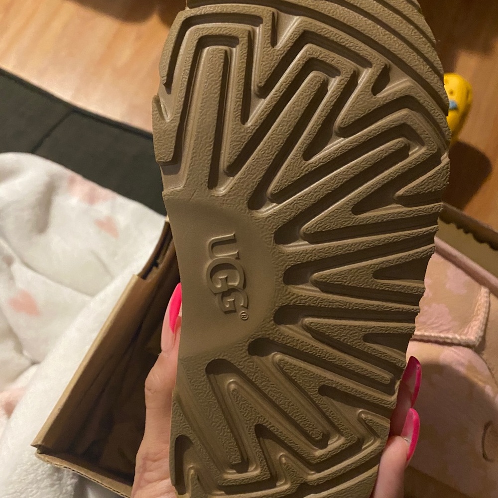 UGG kids boots - Picture 4 of 7